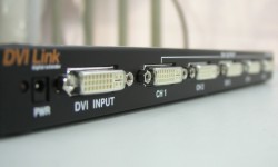 DVI �й�� 1:5 (DD-D15) PC/LCD����Ϳ� DD-D15-PC DVILink